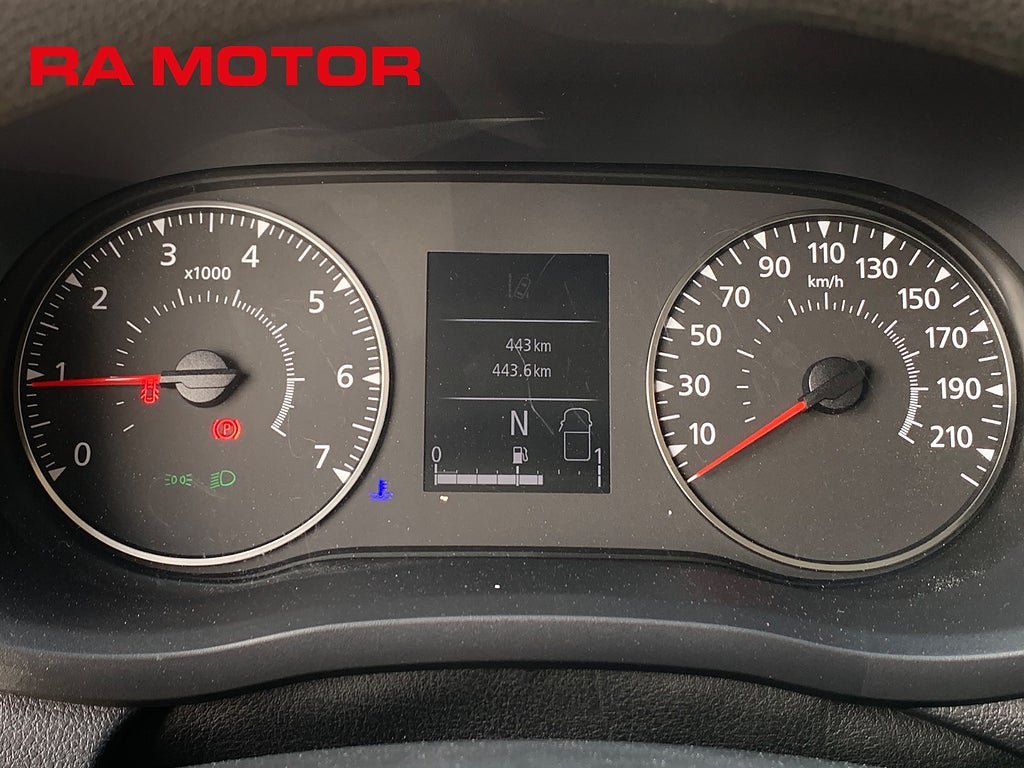Vehicle Image 12