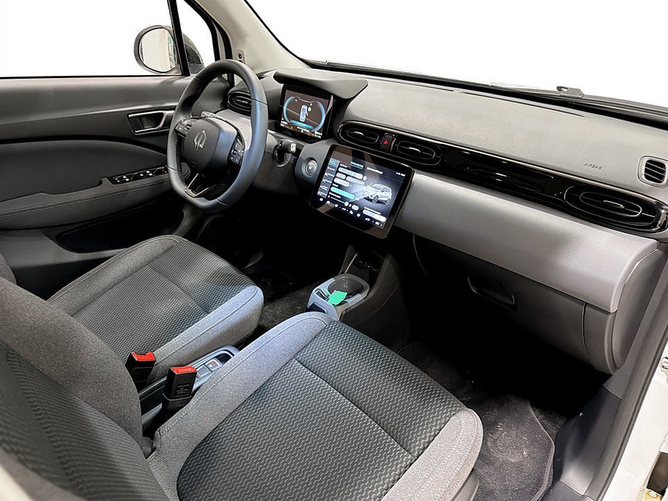Vehicle Image 13