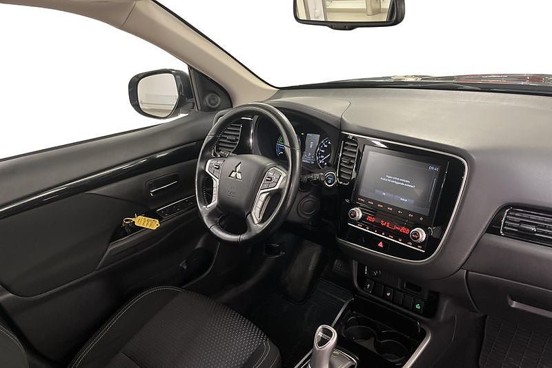 Vehicle Image 17