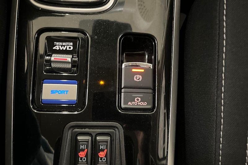 Vehicle Image 25