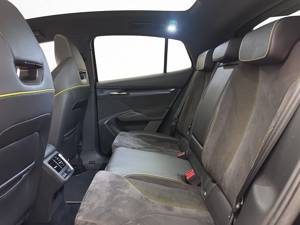 Vehicle Image 33