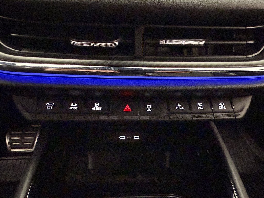 Vehicle Image 28