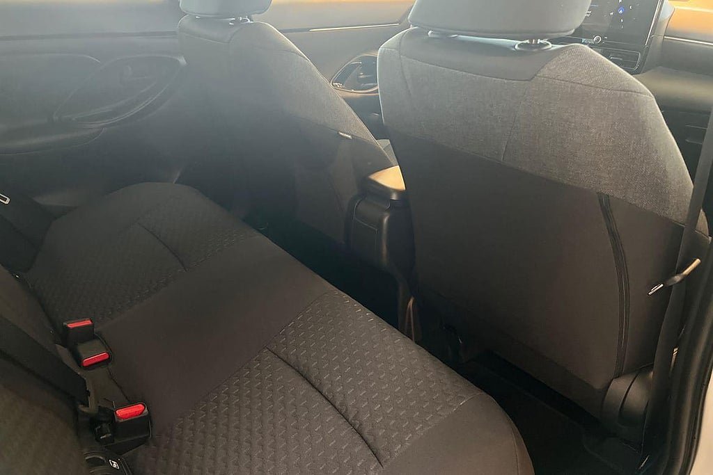 Vehicle Image 7
