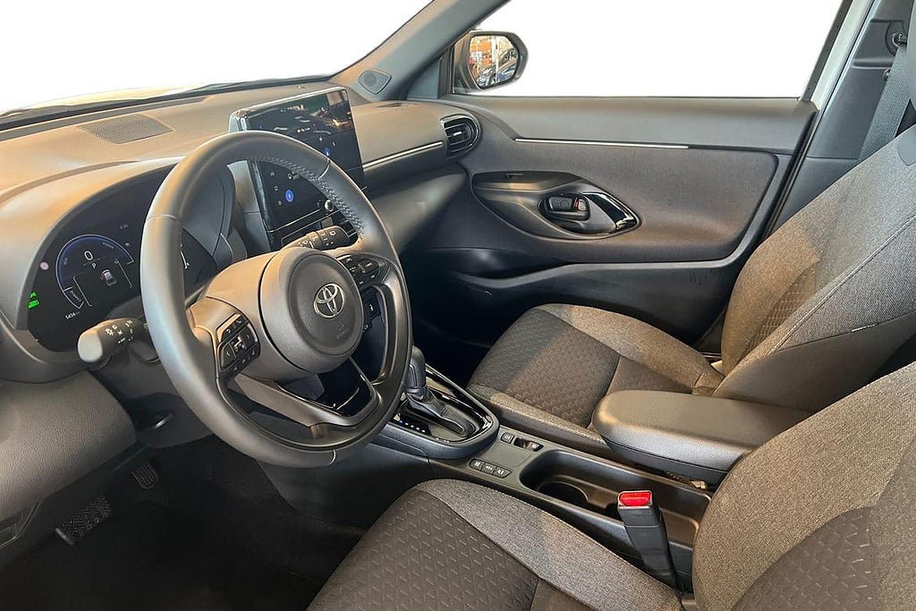 Vehicle Image 12