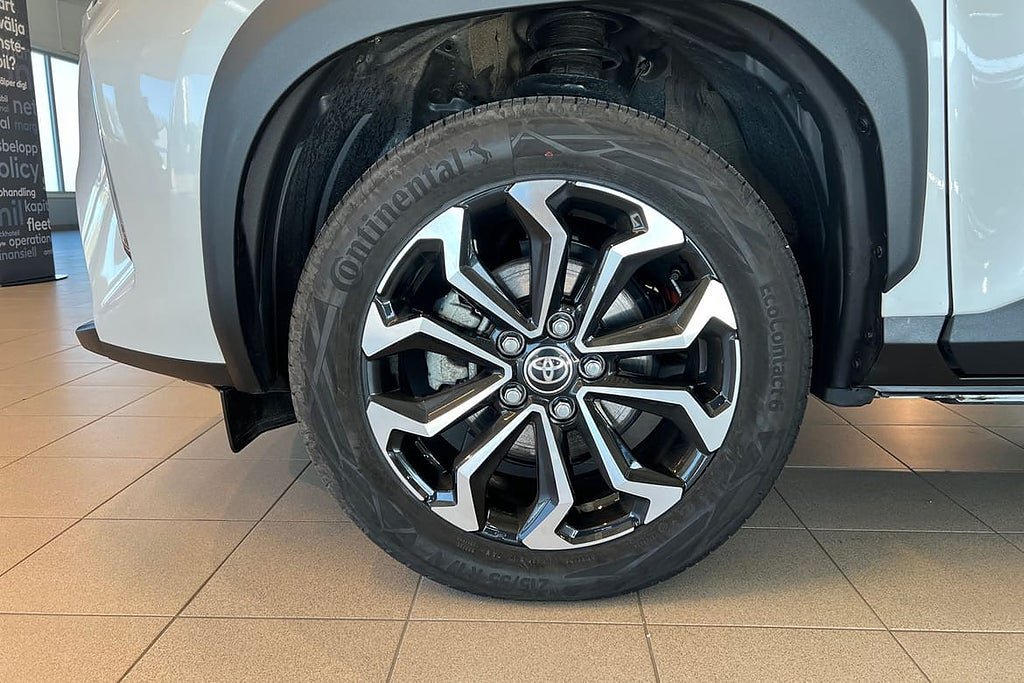 Vehicle Image 15