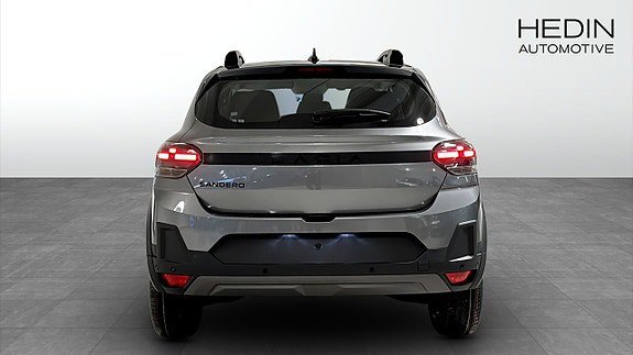 Vehicle Image 6