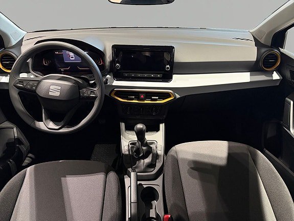 Vehicle Image 9