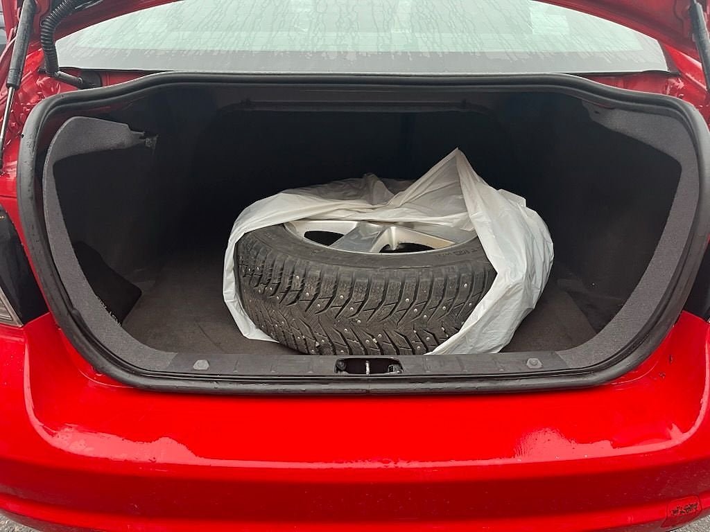 Vehicle Image 13