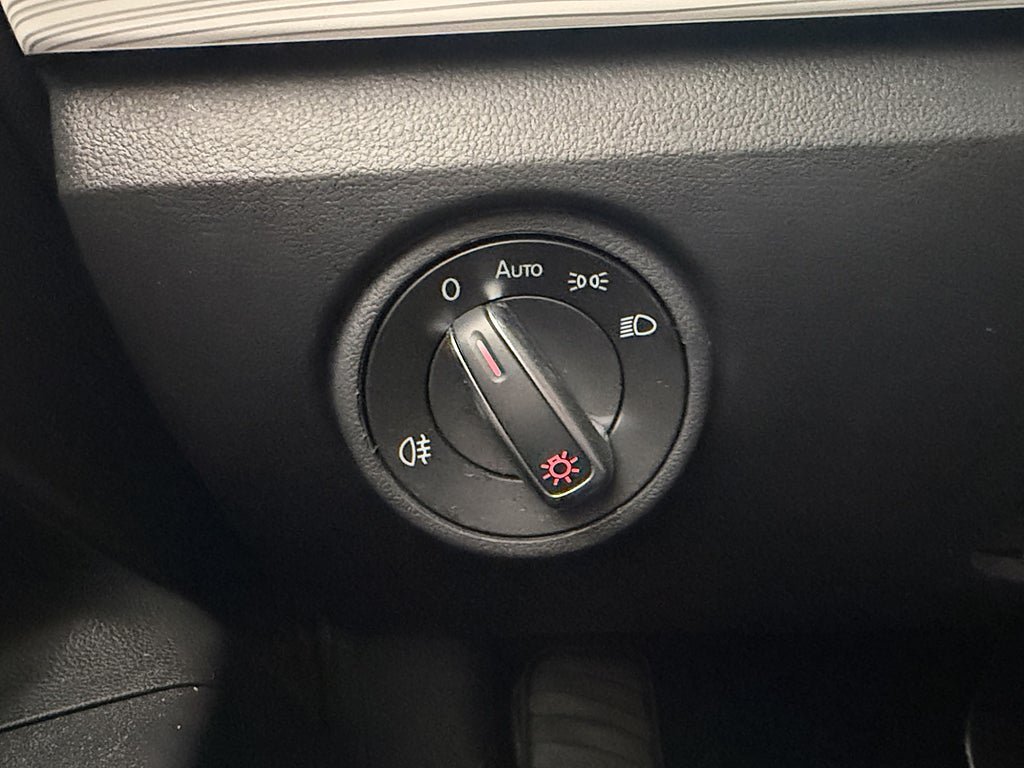 Vehicle Image 28