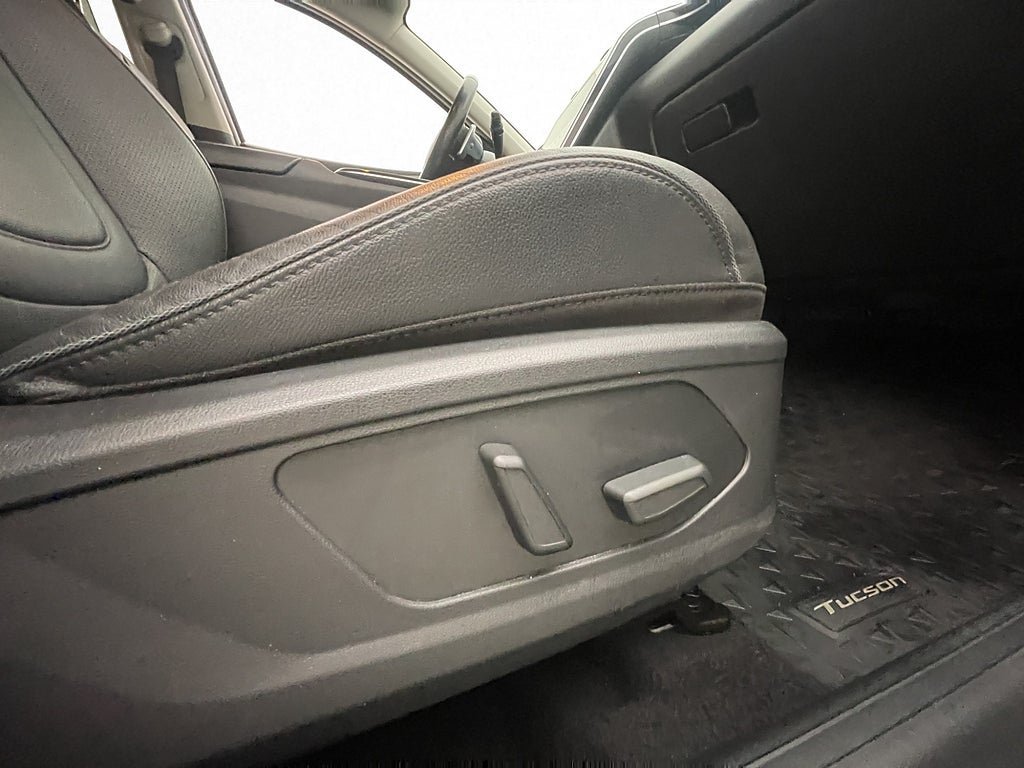 Vehicle Image 35