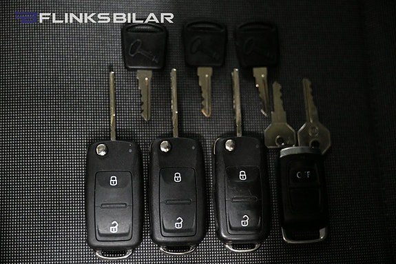 Vehicle Image 32