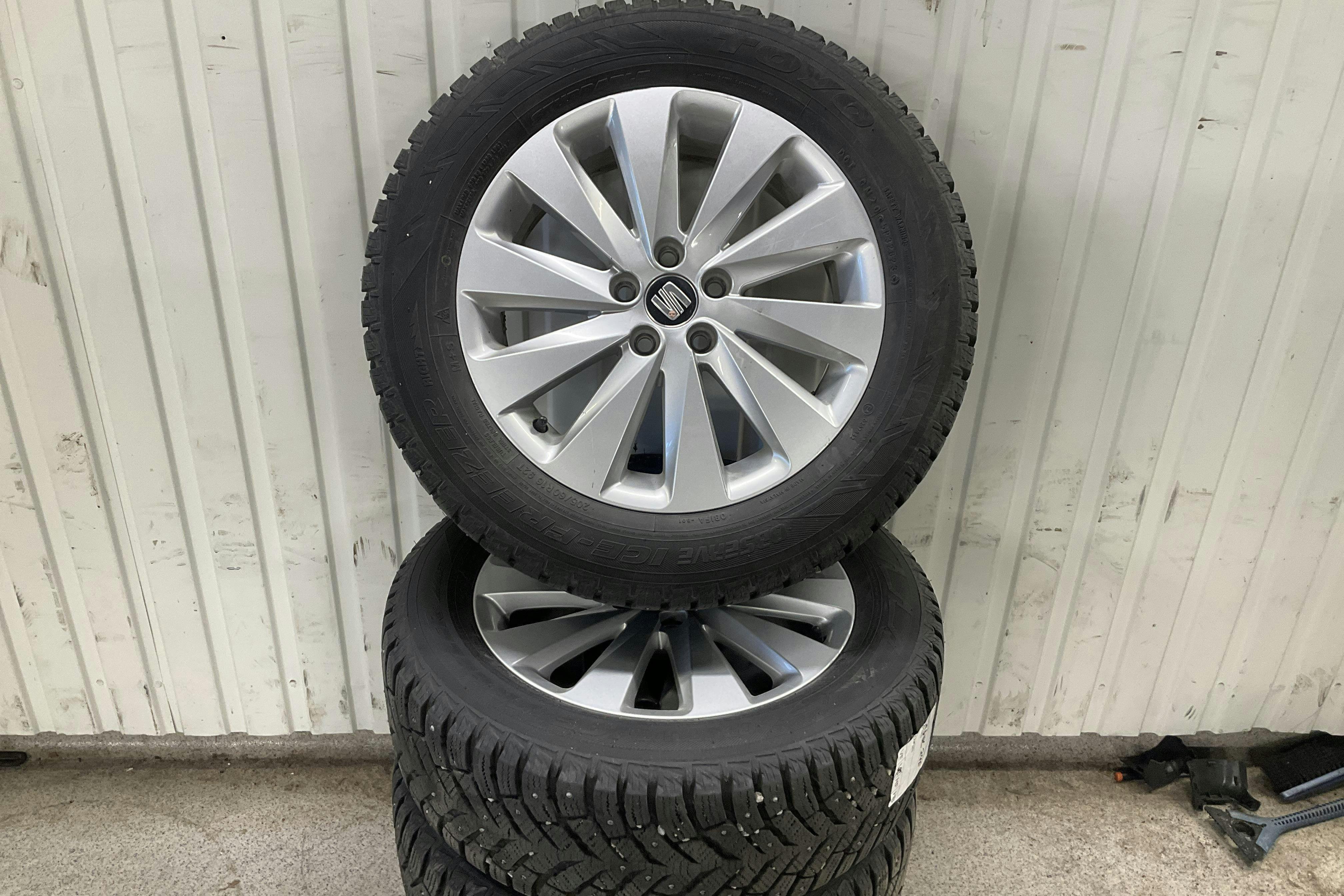 Vehicle Image 12