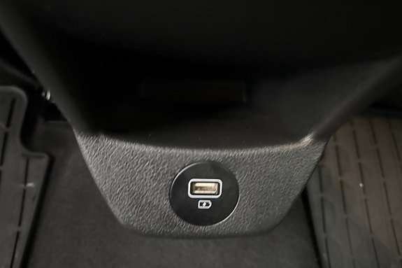 Vehicle Image 28