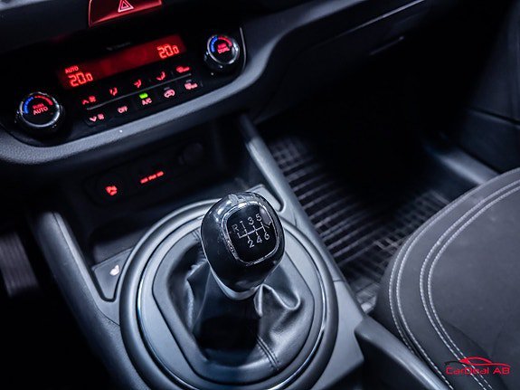 Vehicle Image 24