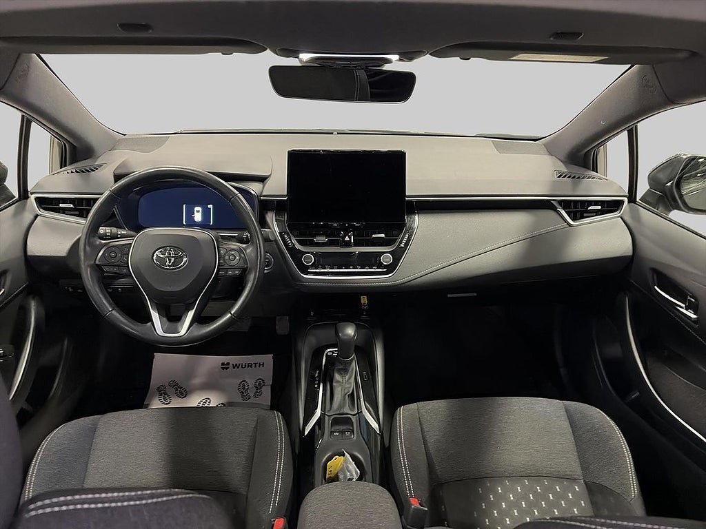 Vehicle Image 12