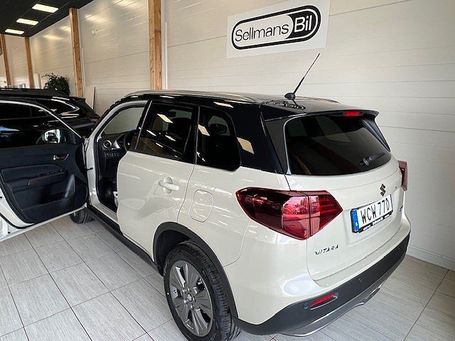 Vehicle Image 6