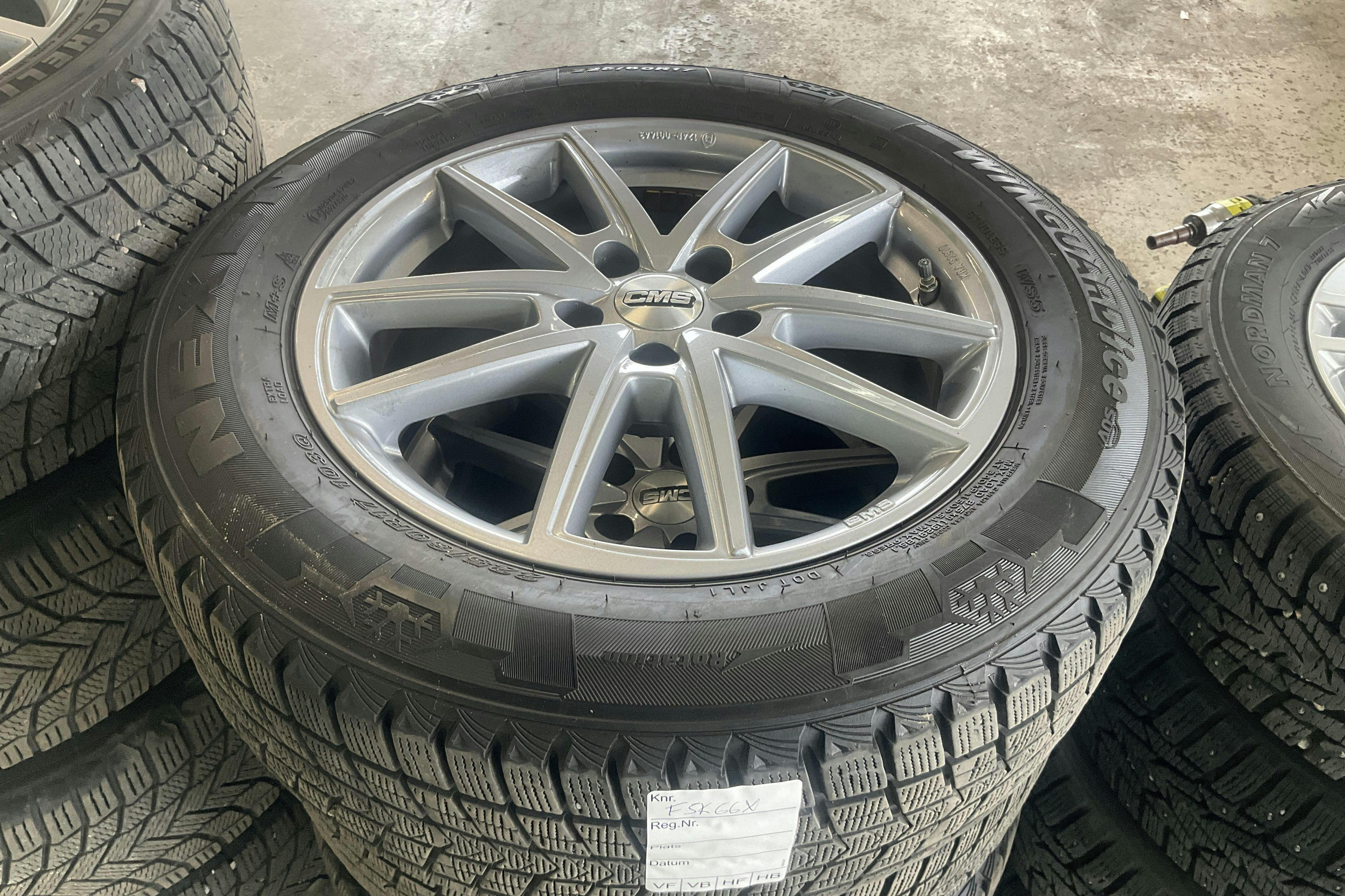 Vehicle Image 15