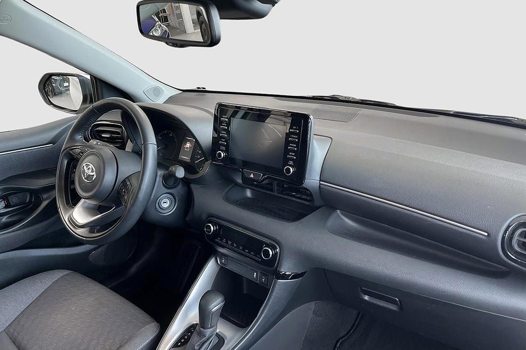 Vehicle Image 9