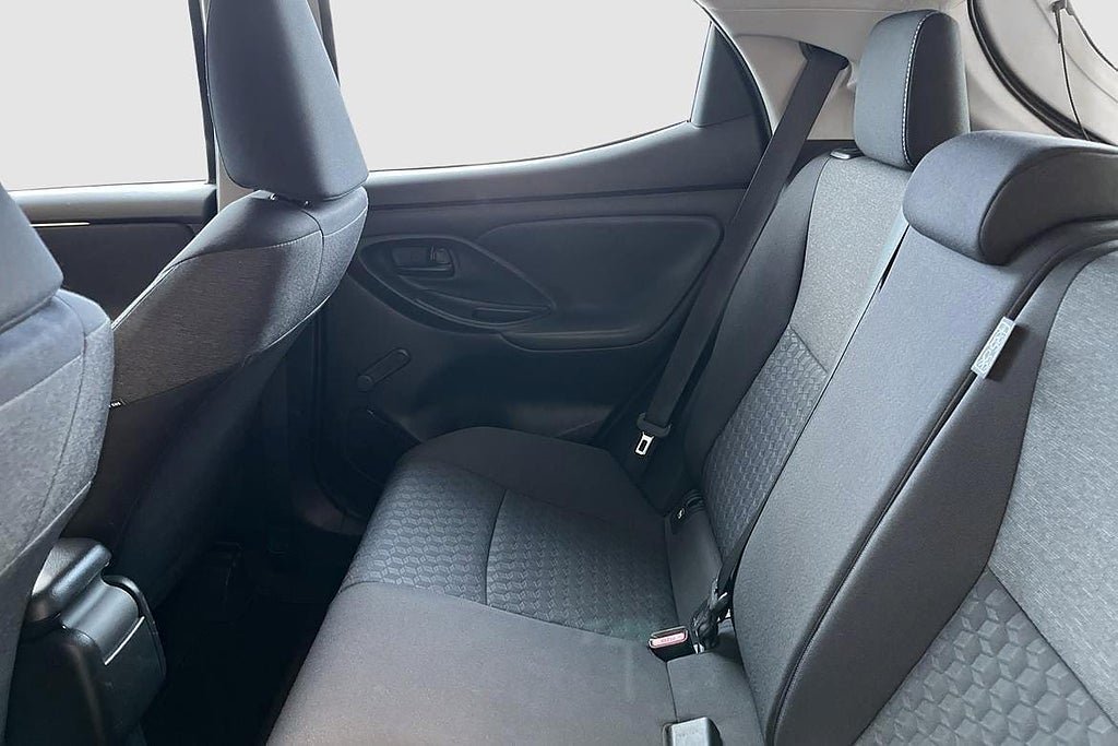 Vehicle Image 10