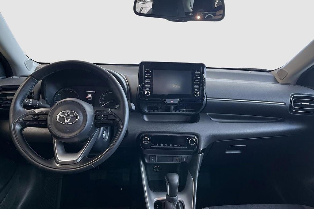Vehicle Image 11