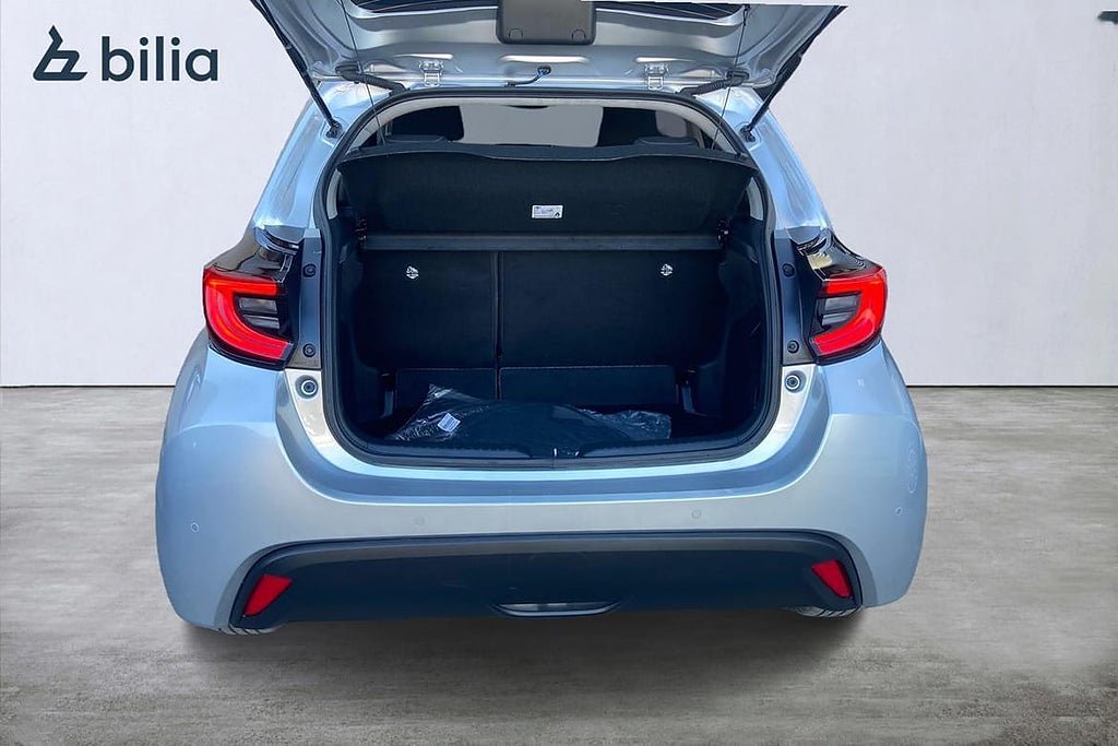Vehicle Image 12