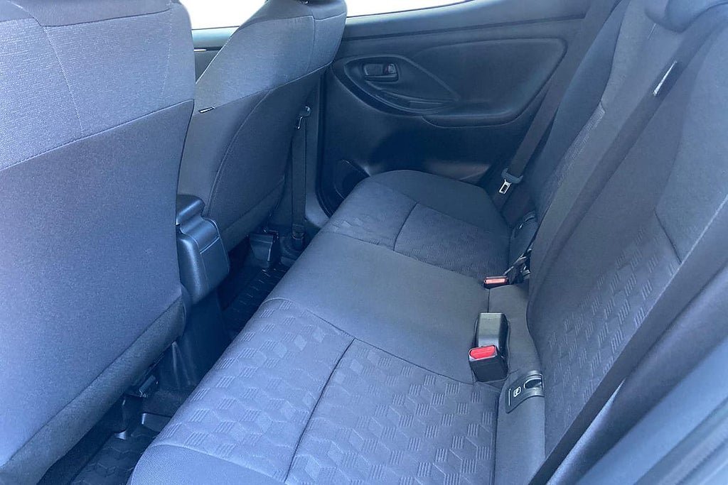 Vehicle Image 13
