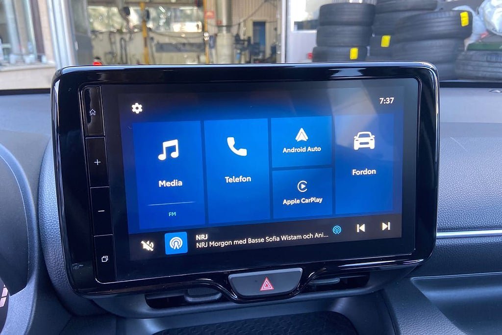 Vehicle Image 15