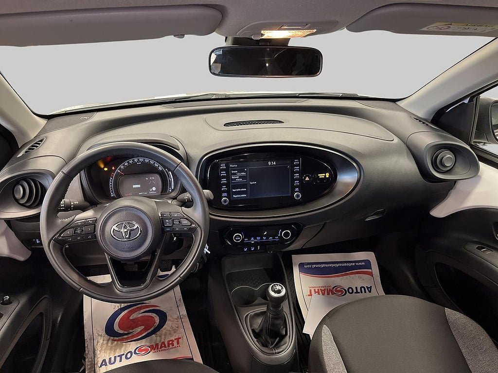 Vehicle Image 12