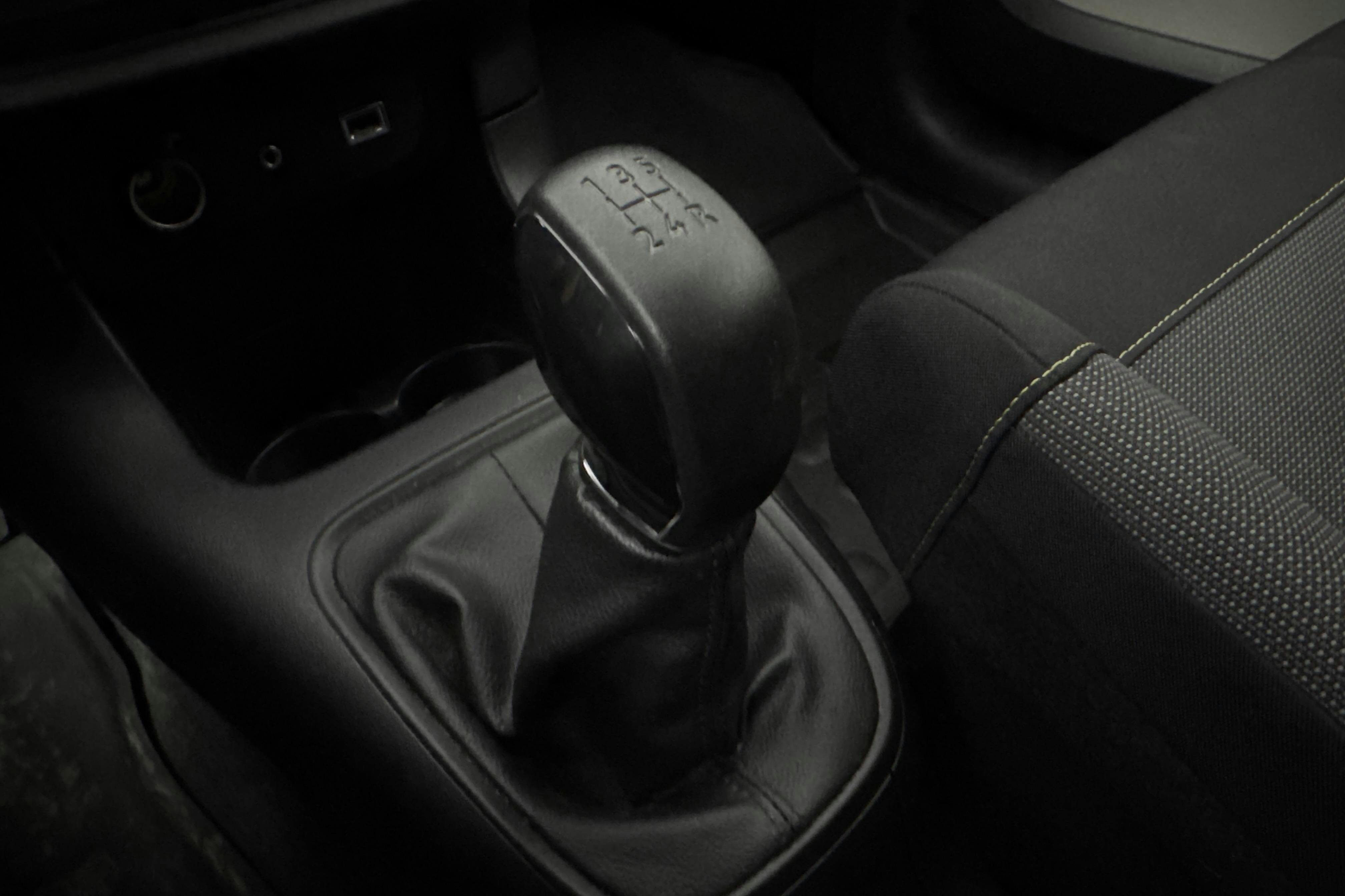 Vehicle Image 12