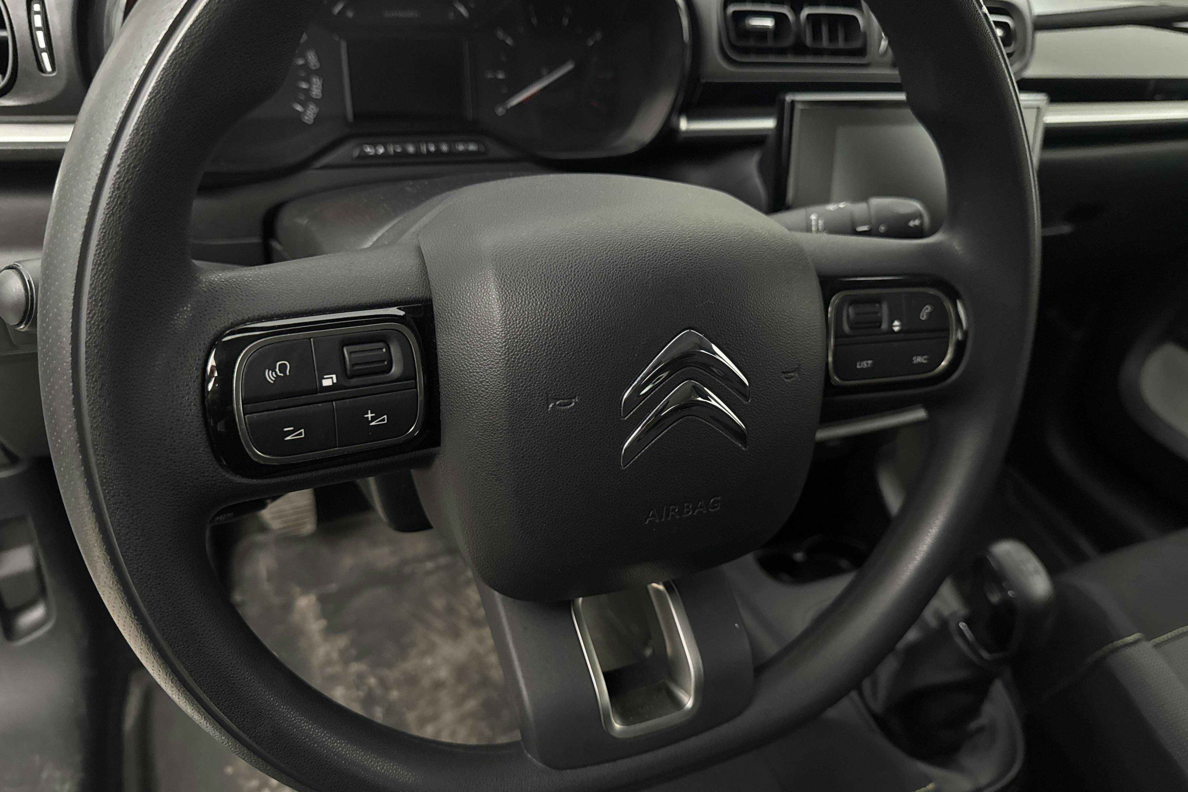 Vehicle Image 13