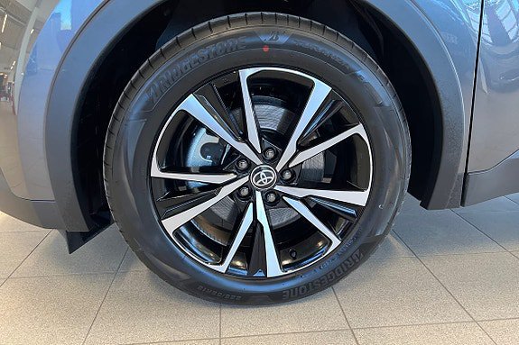 Vehicle Image 17