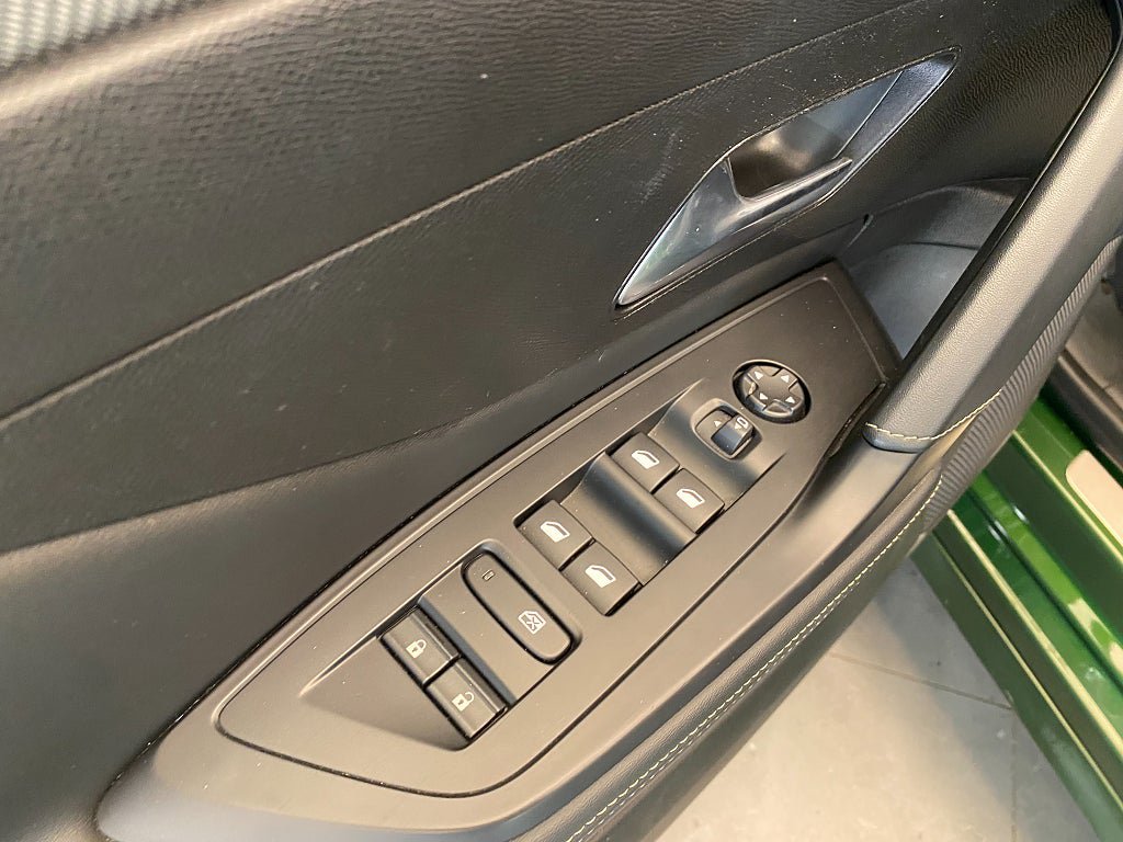 Vehicle Image 29