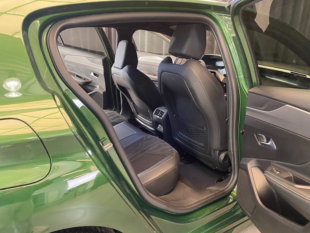 Vehicle Image 33