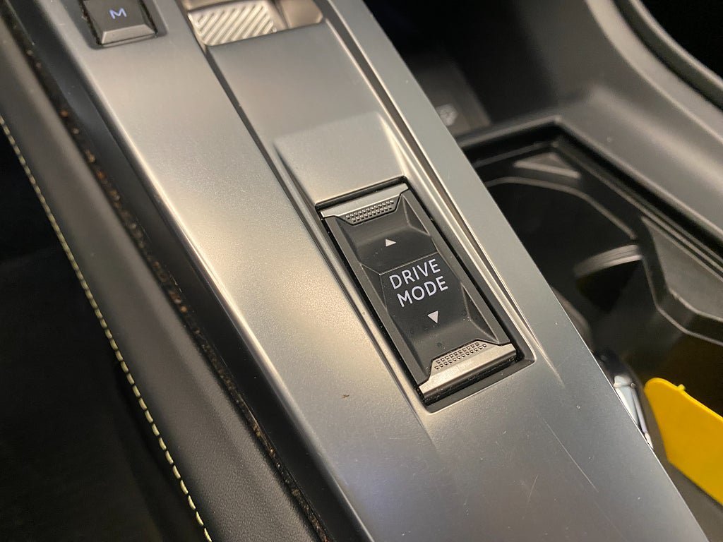 Vehicle Image 32