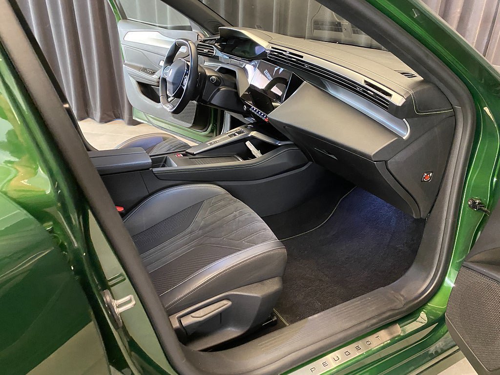 Vehicle Image 35