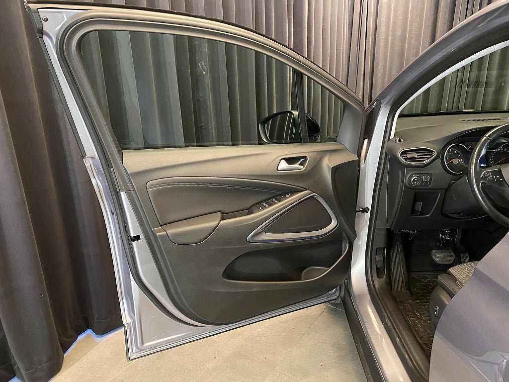 Vehicle Image 23