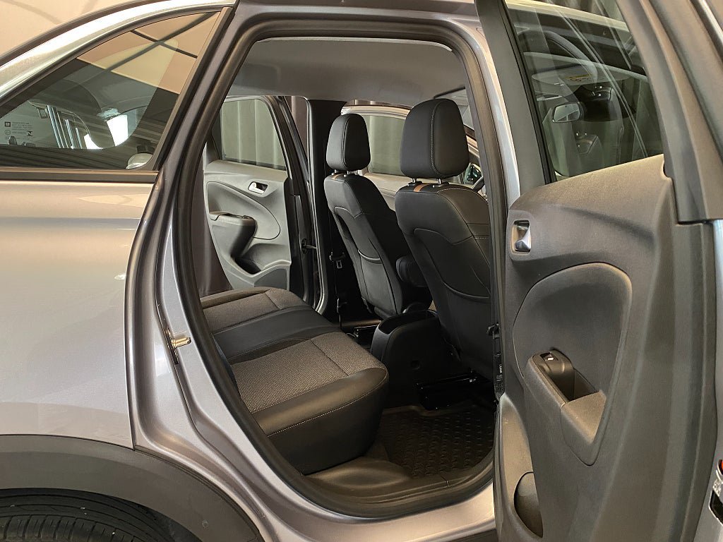 Vehicle Image 32