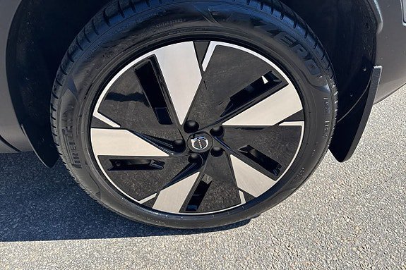 Vehicle Image 26