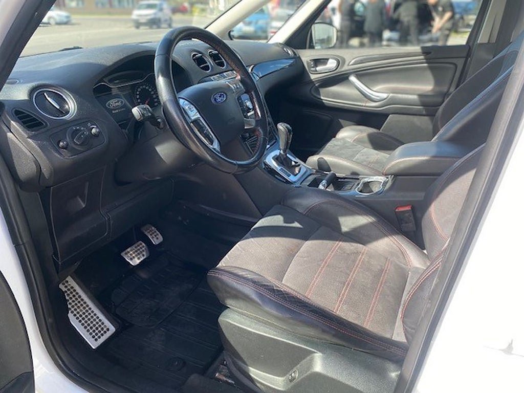 Vehicle Image 7