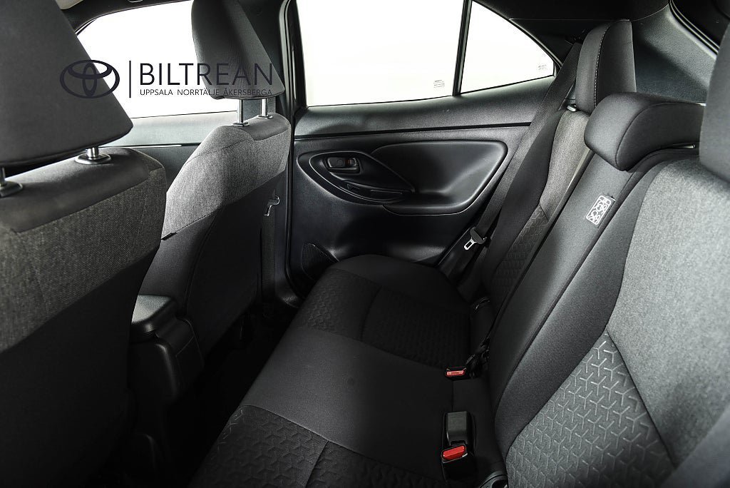 Vehicle Image 9