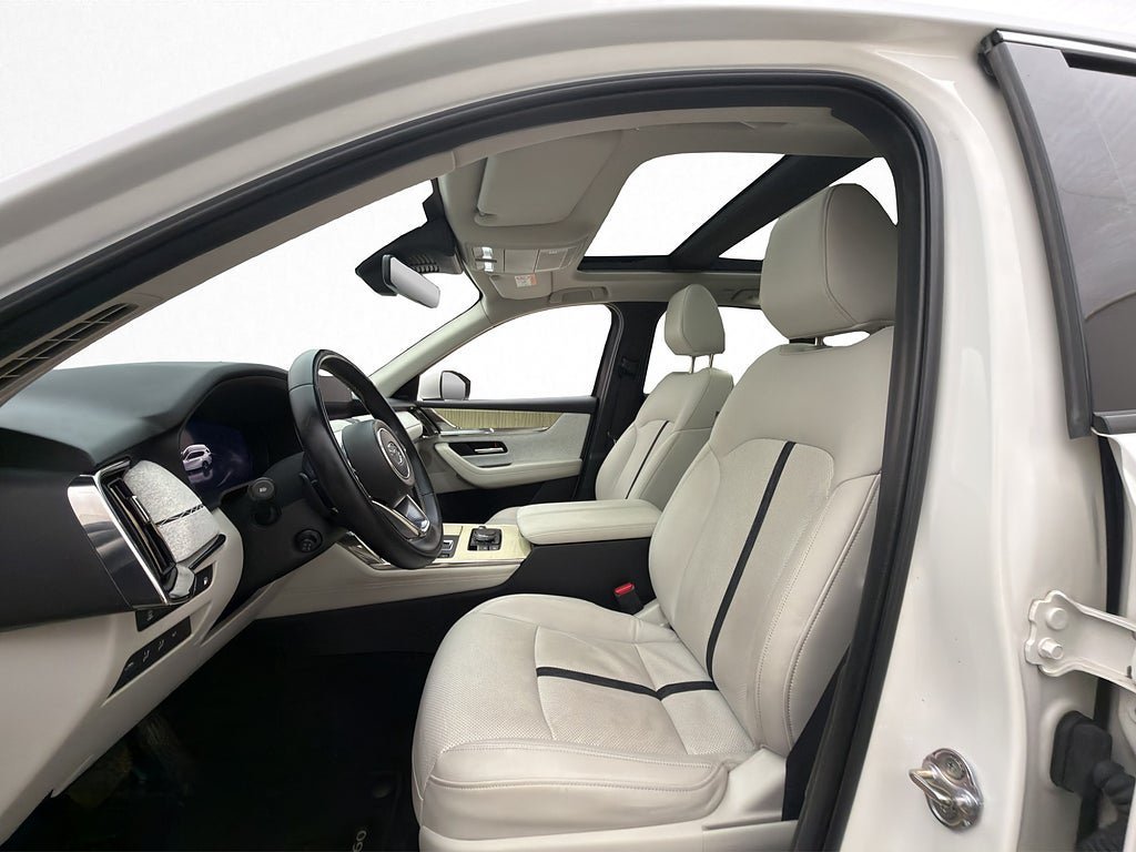Vehicle Image 17