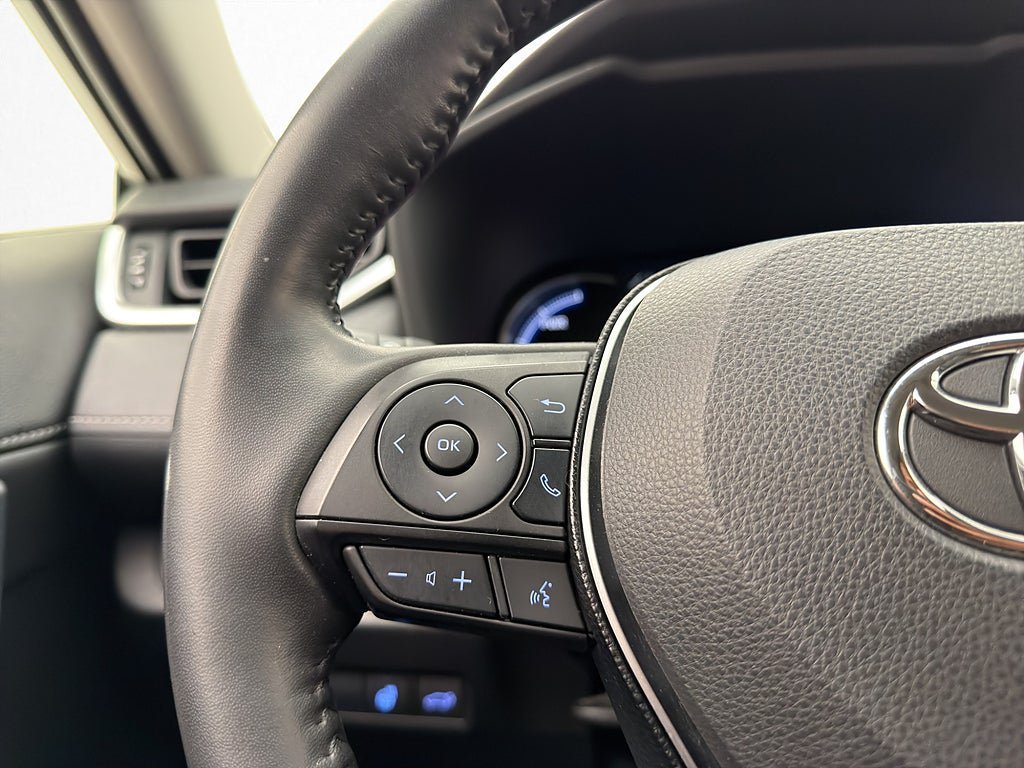 Vehicle Image 24