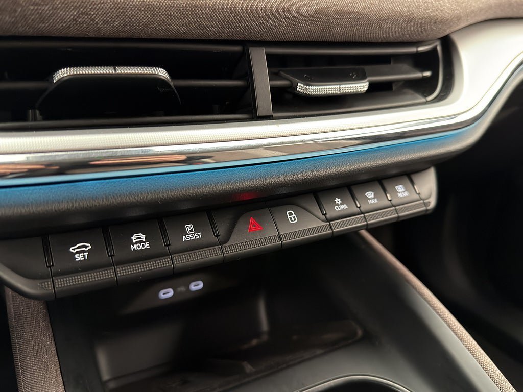 Vehicle Image 26