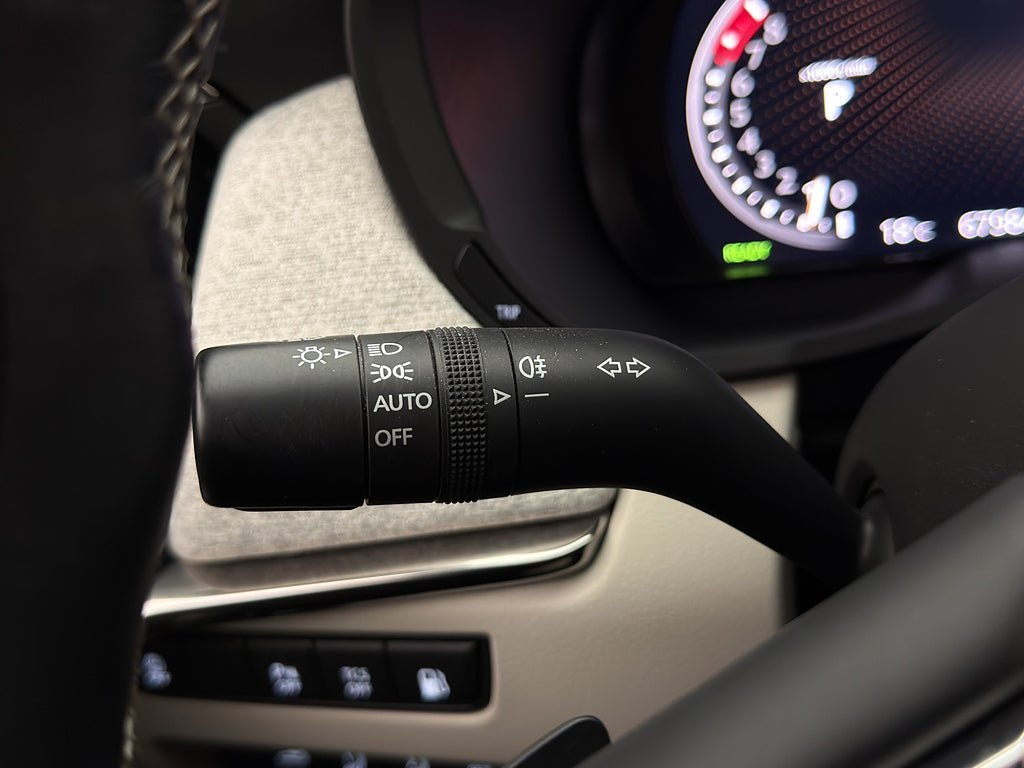 Vehicle Image 32