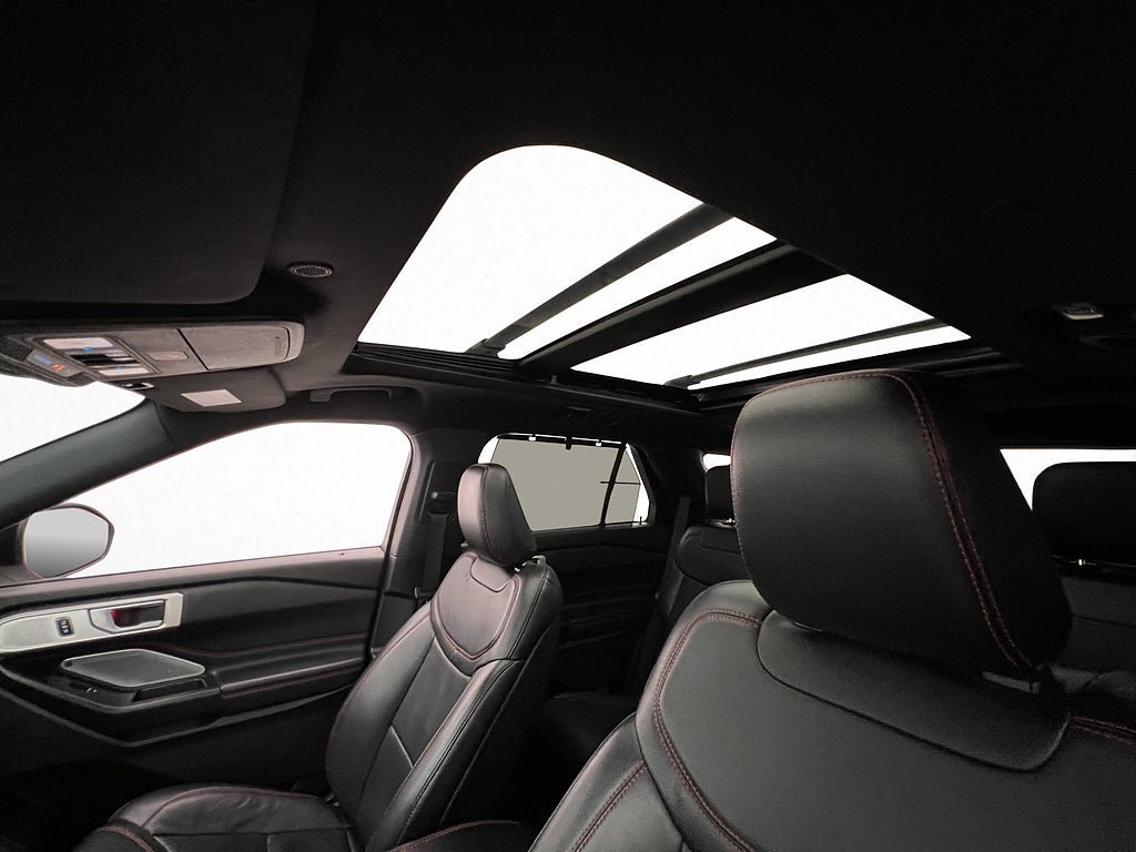 Vehicle Image 10