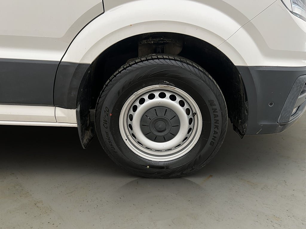Vehicle Image 32