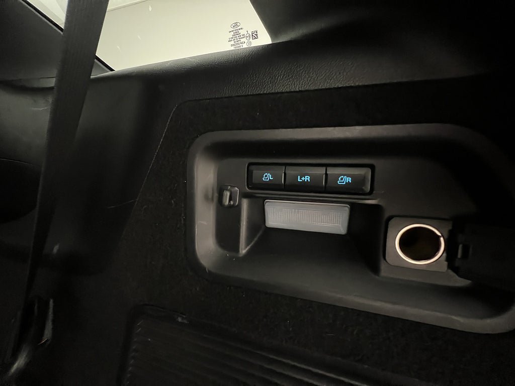 Vehicle Image 37