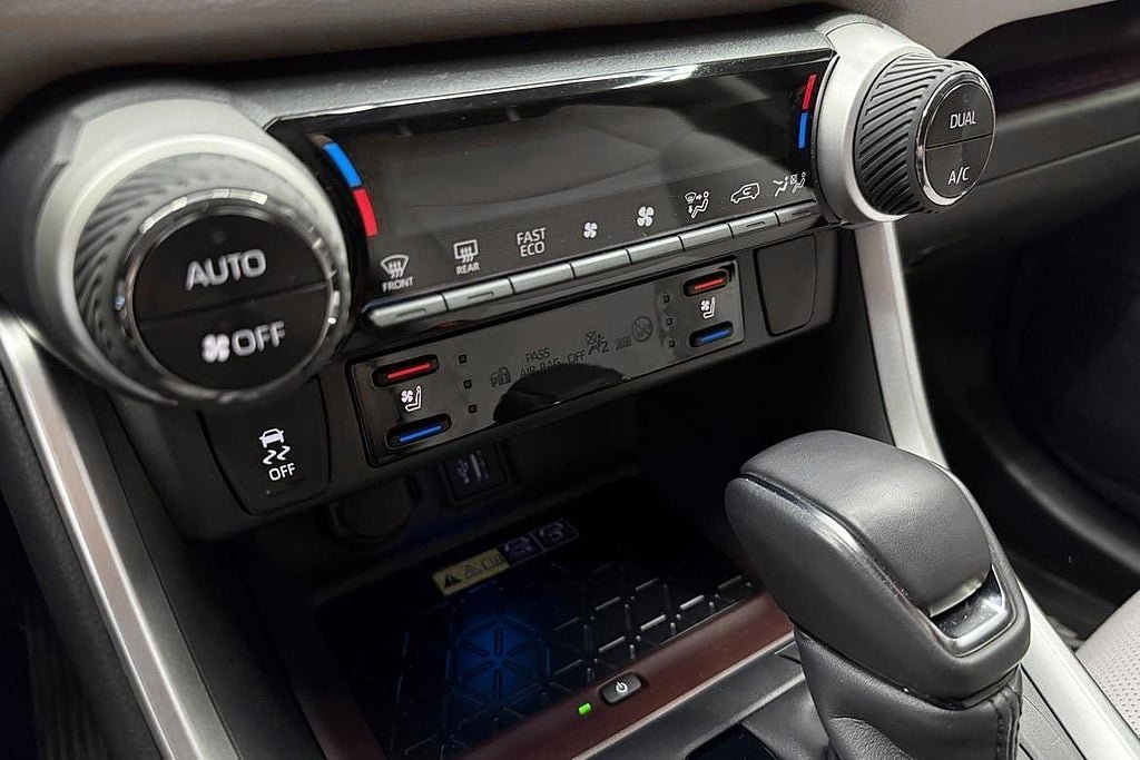 Vehicle Image 18