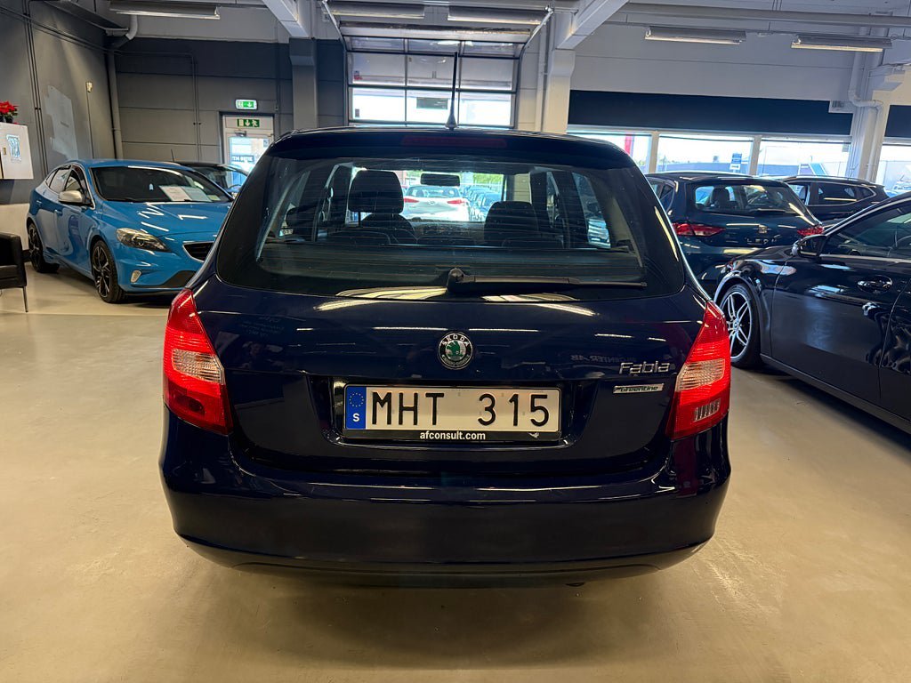 Vehicle Image 9