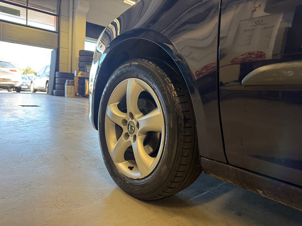 Vehicle Image 12